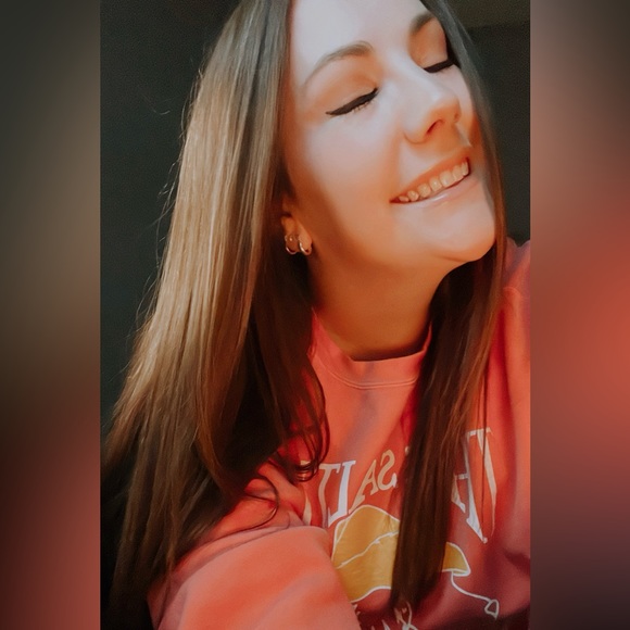 Meet your Posher - Picture 2 of 3